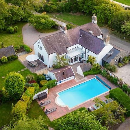 Plas Newydd With Swimming Pool, Fire Pit, And Log Fires Villa Rhiw Exterior photo