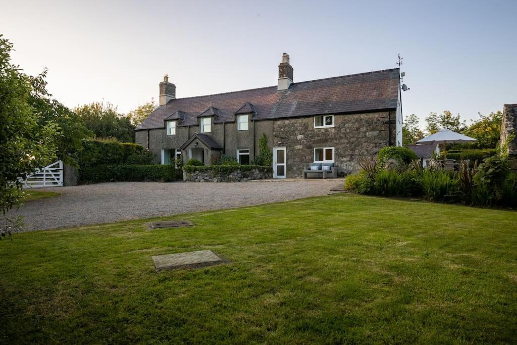 Plas Newydd With Swimming Pool, Fire Pit, And Log Fires Villa Rhiw Exterior photo